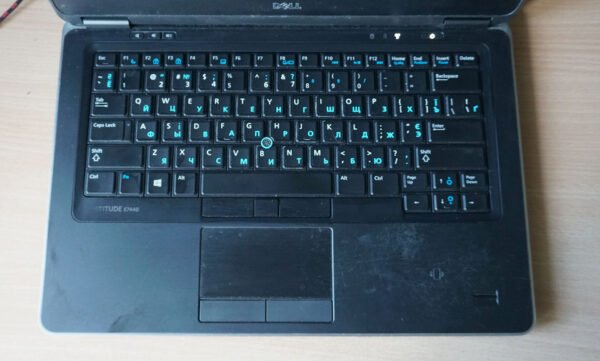 Dell e7740 - obrazek 2